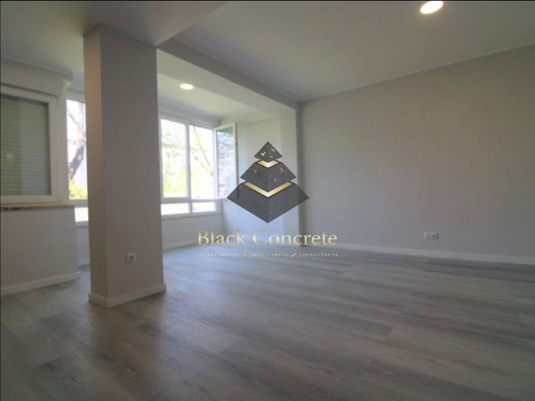 Apartment for Sale in Oeiras, Lisbon 9