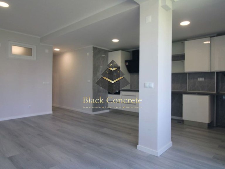 Apartment for Sale in Oeiras, Lisbon 4