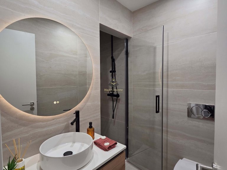 Apartment for Sale in Lisboa, Lisbon 9