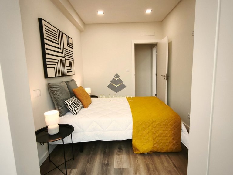 Apartment for Sale in Lisboa, Lisbon 25