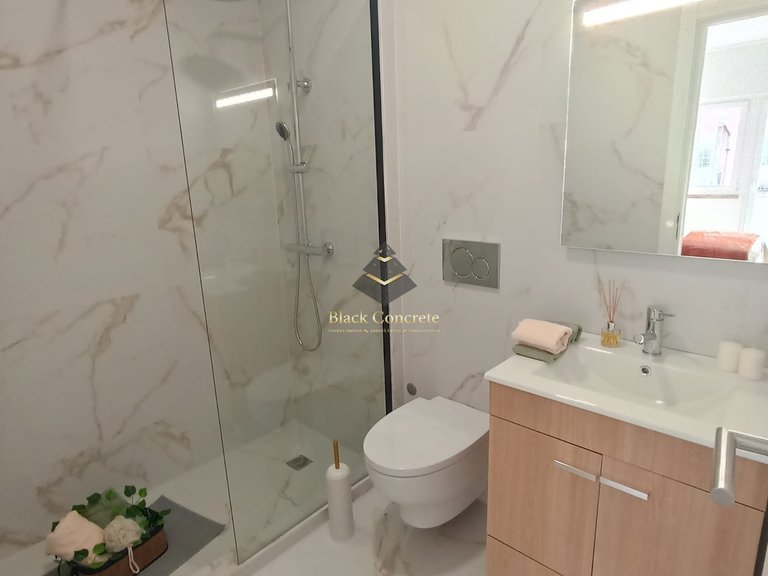 Apartment for Sale in Lisboa, Lisbon 9
