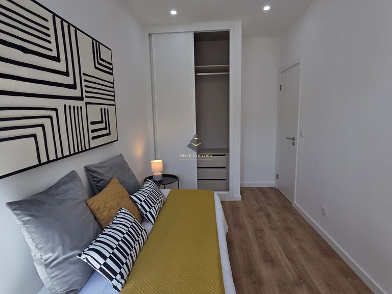 Apartment for Sale in Lisboa, Lisbon 17