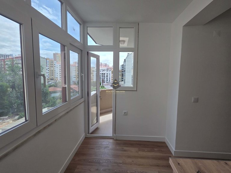 Apartment for Sale in Lisboa, Lisbon 28
