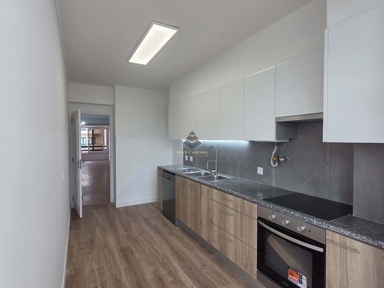 Apartment for Sale in Lisboa, Lisbon 29