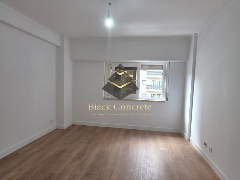 Apartment for Sale in Lisboa, Lisbon 17
