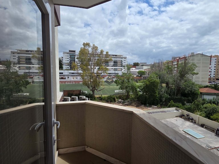 Apartment for Sale in Lisboa, Lisbon 12