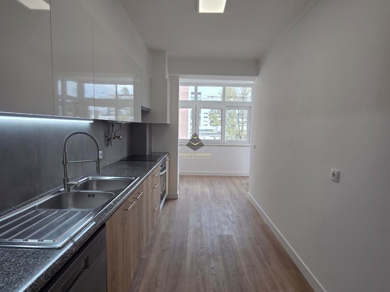 Apartment for Sale in Lisboa, Lisbon 26
