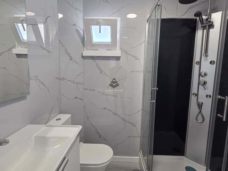 Apartment for Sale in Almada, Setúbal 12