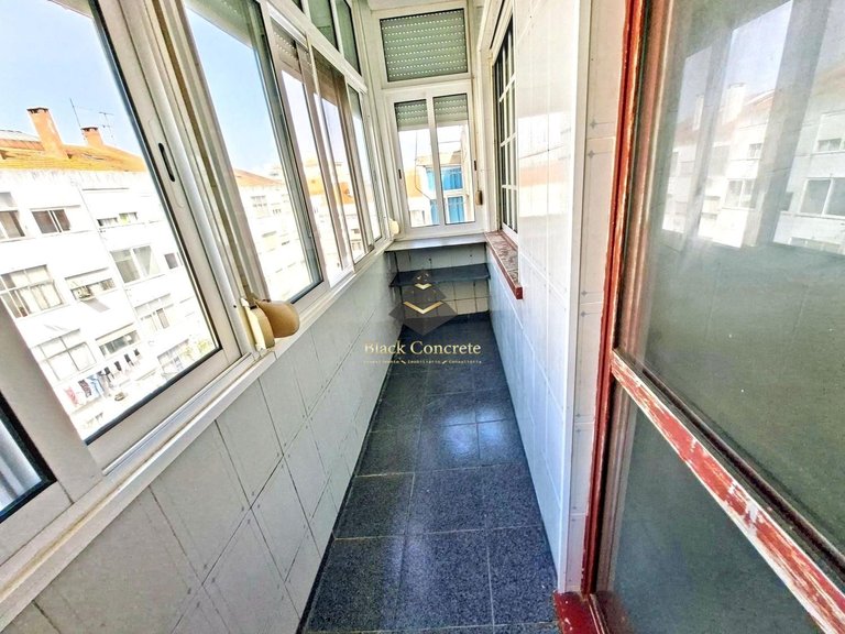 Apartment for Sale in Seixal, Setúbal 4