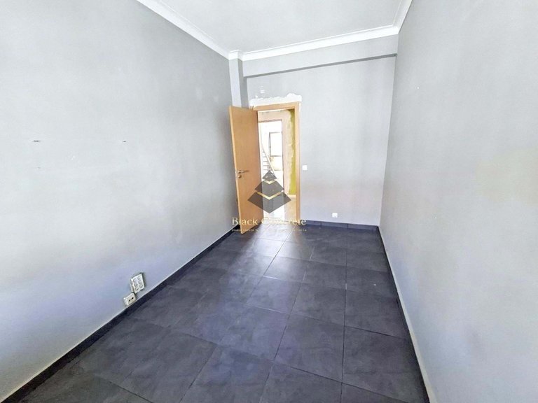 Apartment for Sale in Seixal, Setúbal 13
