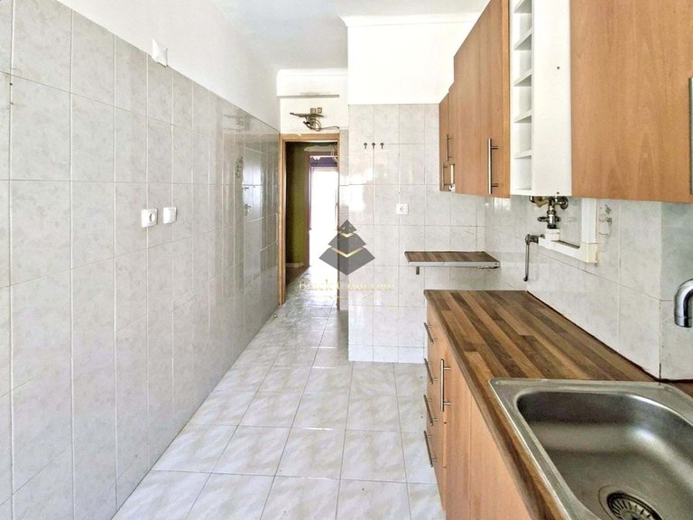 Apartment for Sale in Seixal, Setúbal 2