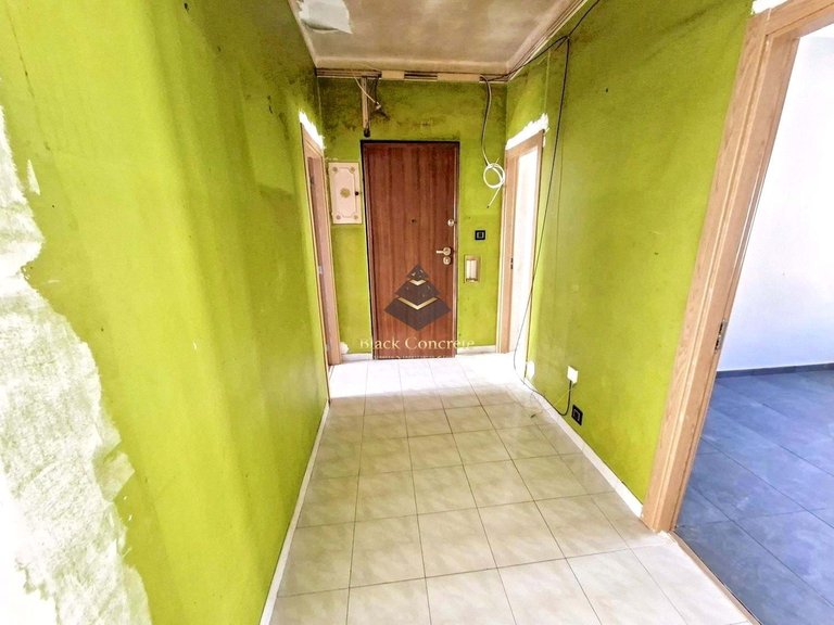 Apartment for Sale in Seixal, Setúbal 5