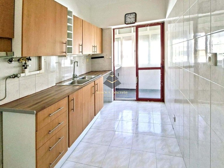 Apartment for Sale in Seixal, Setúbal 1