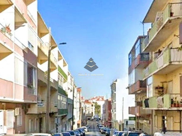Apartment for Sale in Seixal, Setúbal 28