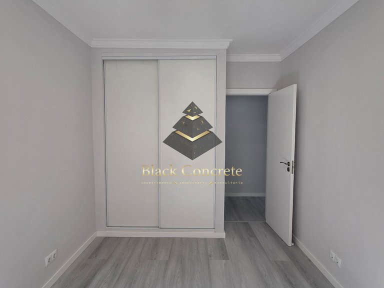 Apartment for Sale in Seixal, Setúbal 9