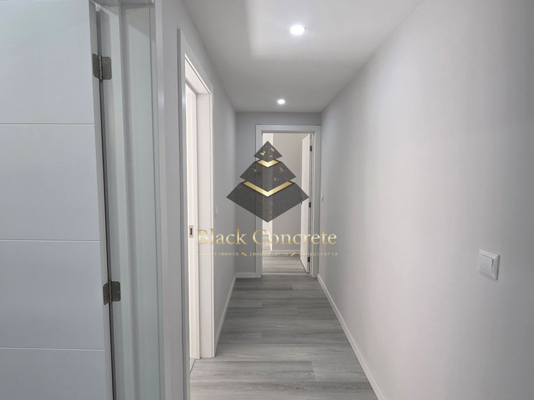 Apartment for Sale in Seixal, Setúbal 5