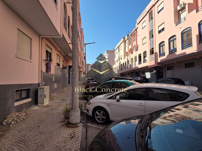 Apartment for Sale in Seixal, Setúbal 12