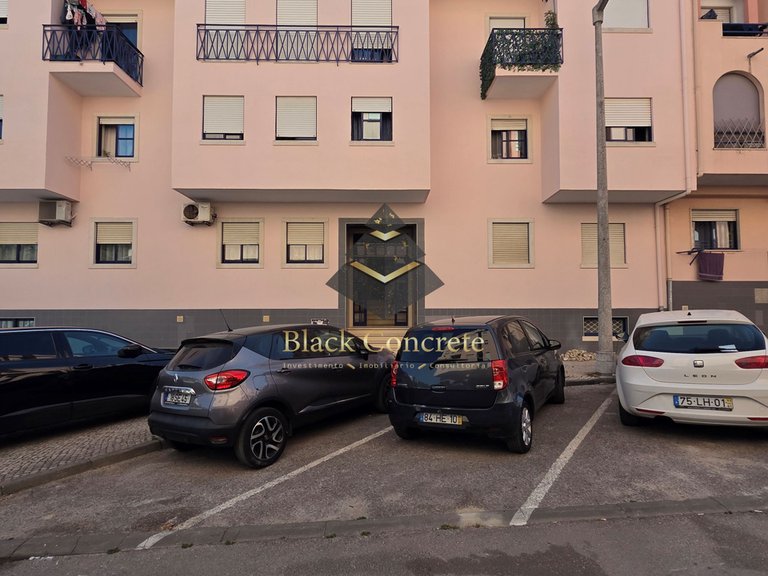 Apartment for Sale in Seixal, Setúbal 14