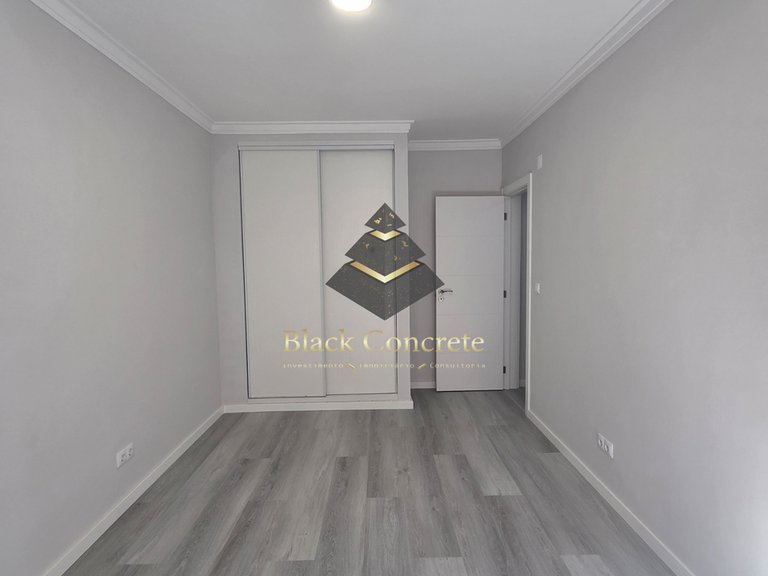 Apartment for Sale in Seixal, Setúbal 11