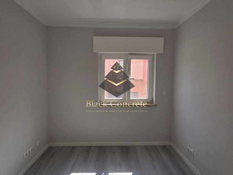 Apartment for Sale in Seixal, Setúbal 8