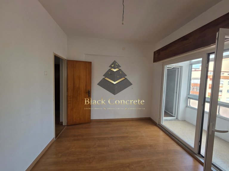 Apartment for Sale in Amadora, Lisbon 15