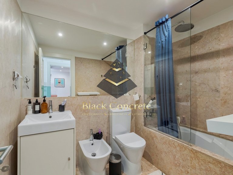 Apartment for Sale in Lisboa, Lisbon 15