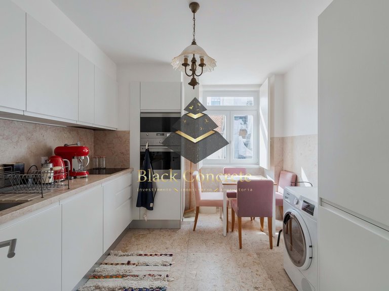 Apartment for Sale in Lisboa, Lisbon 9