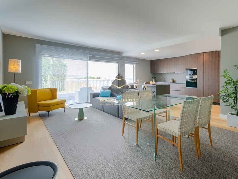 Apartment for Sale in Seixal, Setúbal 5