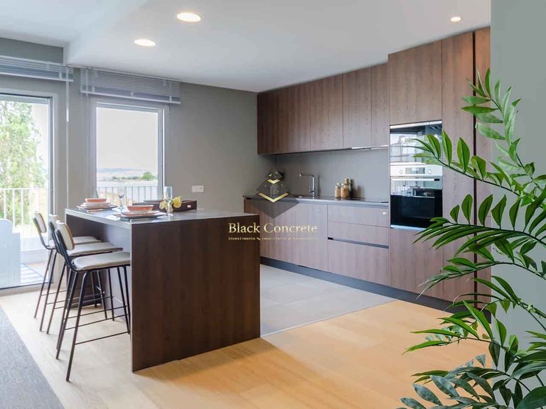 Apartment for Sale in Seixal, Setúbal 4