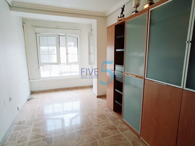 Apartment for Sale in Alicante, Valencia 12