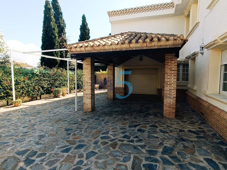 Villa for Sale in Alicante, Valencia 28