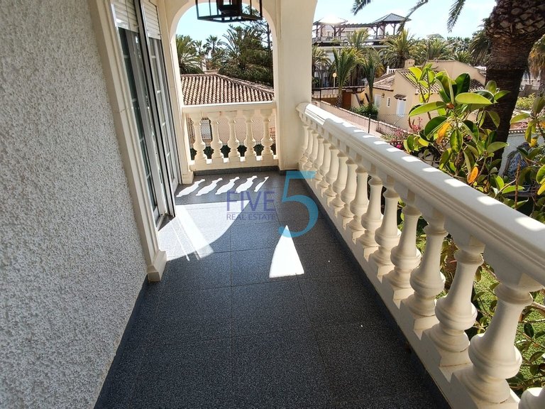Villa for Sale in Alicante, Valencia 38