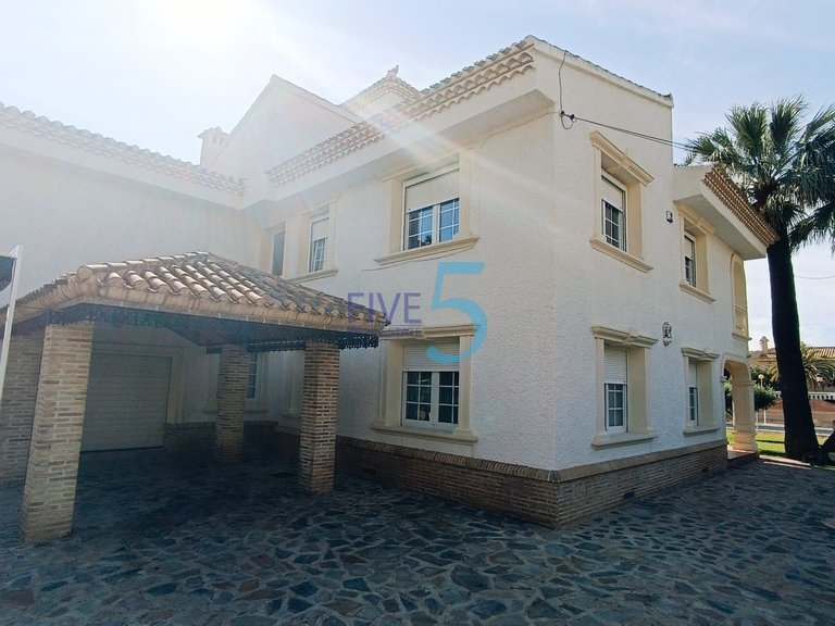 Villa for Sale in Alicante, Valencia 1