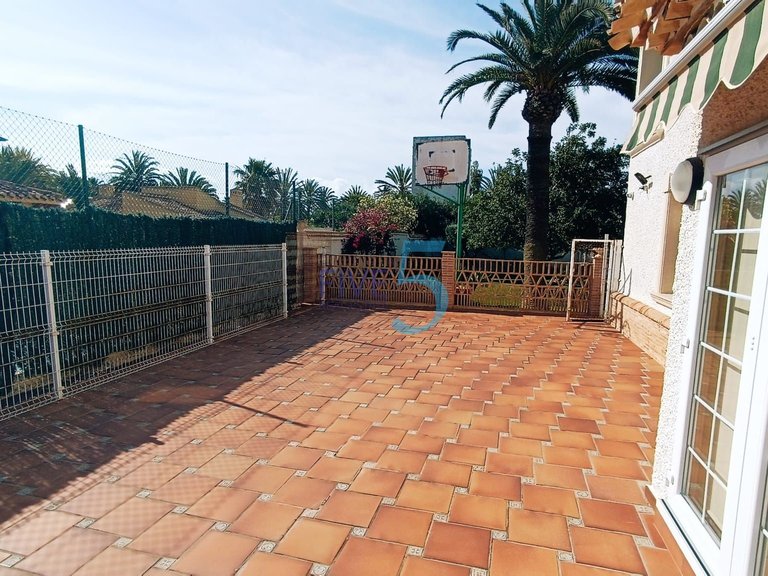 Villa for Sale in Alicante, Valencia 32
