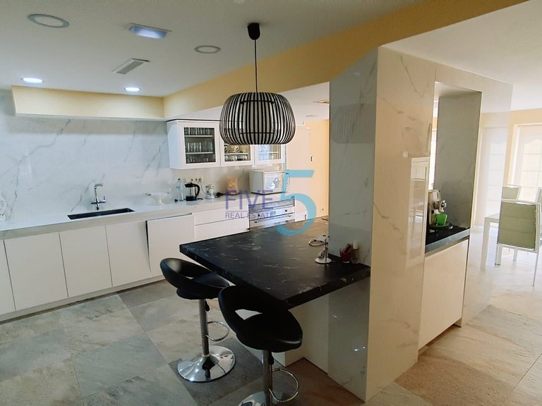 Villa for Sale in Alicante, Valencia 10