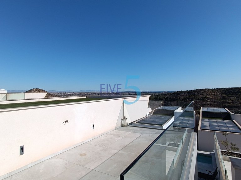 Villa for Sale in Alicante, Valencia 33
