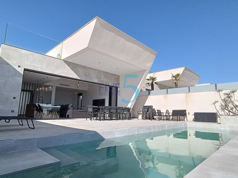 Villa for Sale in Alicante, Valencia 1