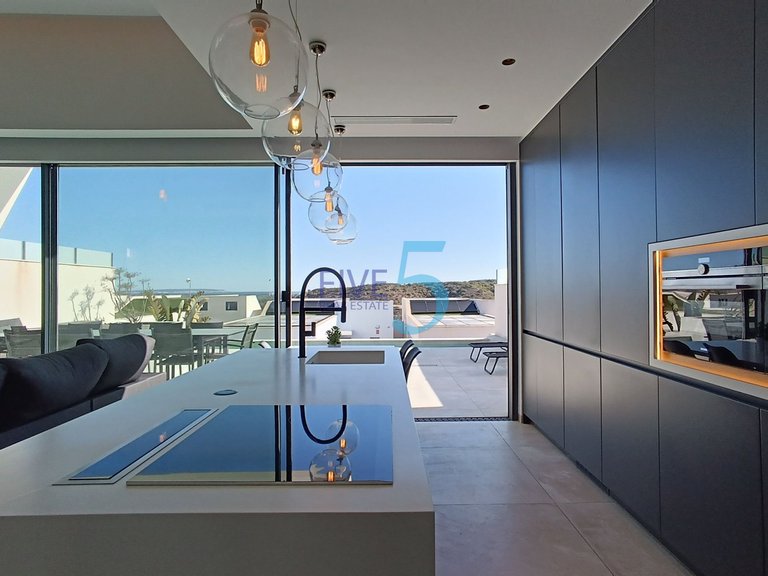 Villa for Sale in Alicante, Valencia 2