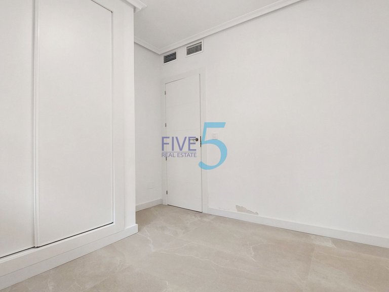 Apartment for Sale in Alicante, Valencia 13