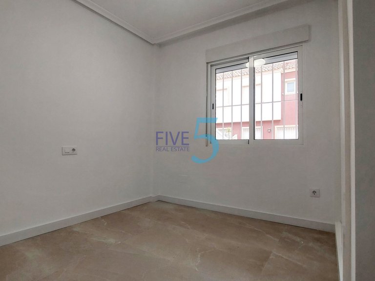 Apartment for Sale in Alicante, Valencia 12