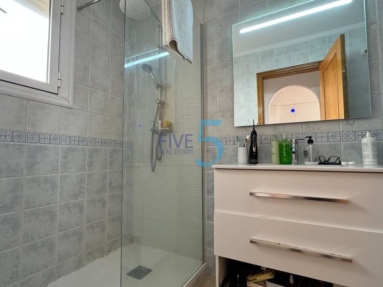 Apartment for Sale in Alicante, Valencia 12