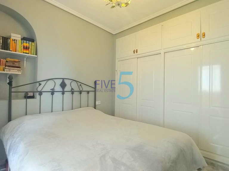Apartment for Sale in Alicante, Valencia 11