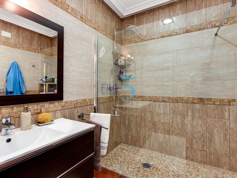 Villa for Sale in Alicante, Valencia 17