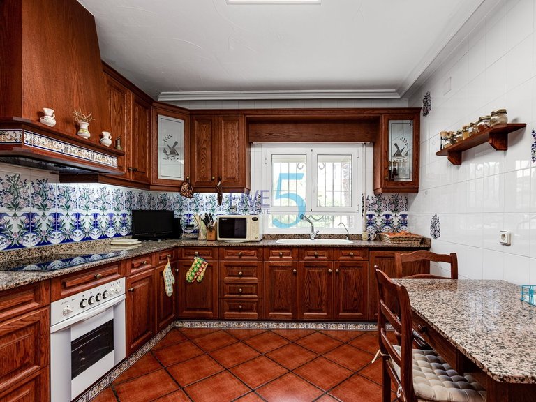 Villa for Sale in Alicante, Valencia 13
