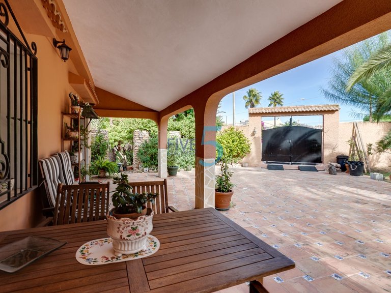 Villa for Sale in Alicante, Valencia 25