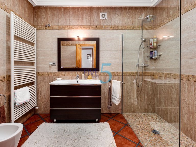 Villa for Sale in Alicante, Valencia 19