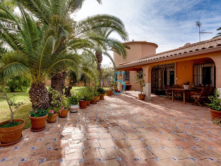 Villa for Sale in Alicante, Valencia 1