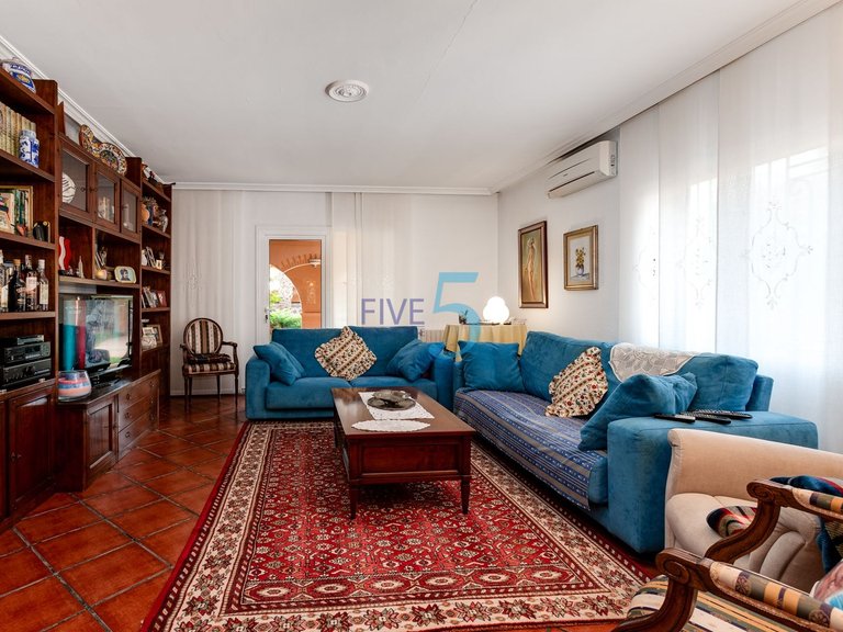 Villa for Sale in Alicante, Valencia 9