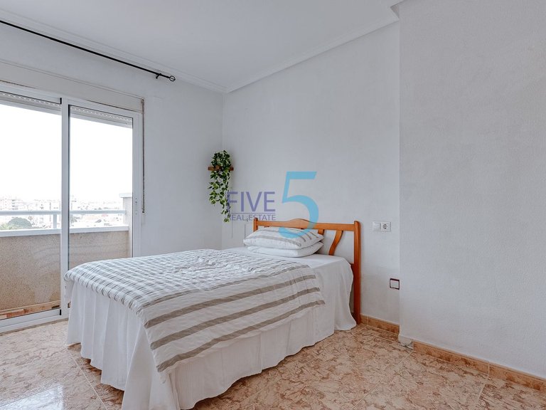 Apartment for Sale in Alicante, Valencia 10