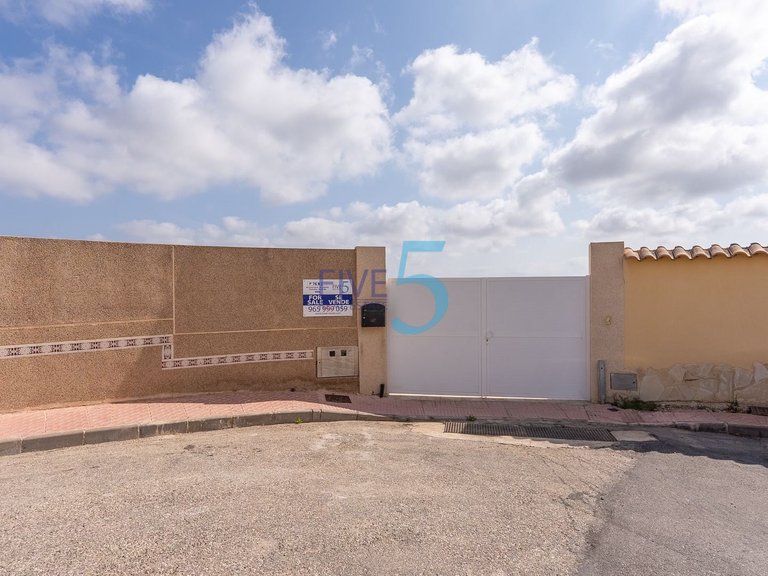 Villa for Sale in Alicante, Valencia 39